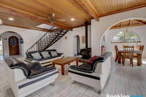 31 Rest Point Absolute Waterfront With Jetty - Great Ocean Road Tourism 0