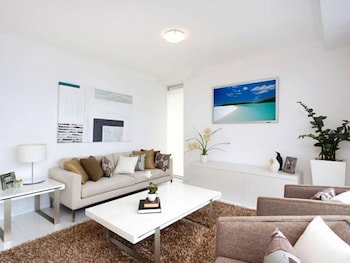 Panoramic Views At Sub Penthouse Apt - Great Ocean Road Tourism 6