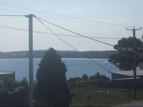 St Helens On The Bay Apartments - Great Ocean Road Tourism 3