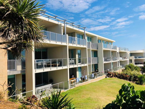 Absolute Beachfront Cabarita Beach Ocean Views 3 Bed Apartment - Great Ocean Road Tourism 4
