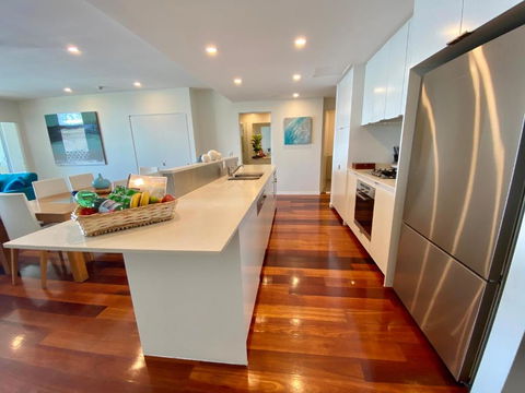 Absolute Beachfront Cabarita Beach Ocean Views 3 Bed Apartment - Great Ocean Road Tourism 2