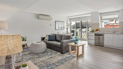 Salt 4 Getaway Luxury For 2 - Great Ocean Road Tourism 1