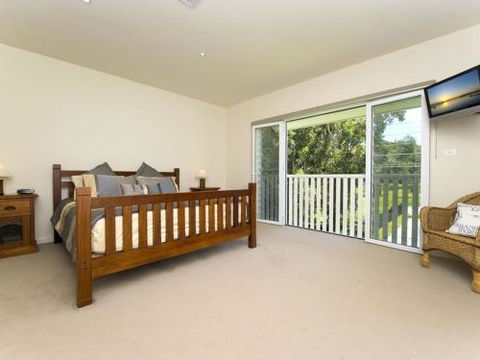 Echo Beach House 16 Reflections Dr Luxurious House With Magnificent Pool & Ducted Air - Great Ocean Road Tourism 1