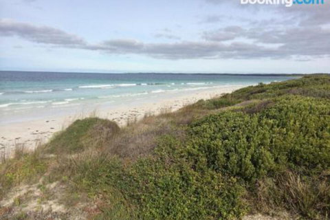 DEstrees Bay Beach House - Great Ocean Road Tourism 4