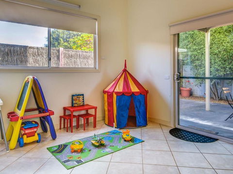 Cuttriss By The Beach - Great Ocean Road Tourism 1