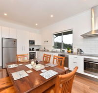 Kinloch Cottage renovated to new on Daisy Hill Vineyard - Great Ocean Road Tourism