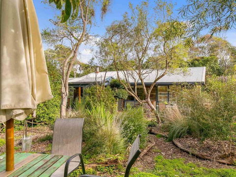 Hakea Bush Cabin - Great Ocean Road Tourism 5