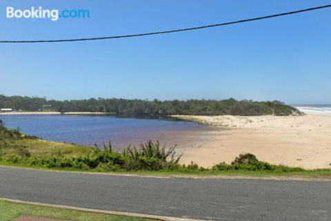SEASCAPE An Enticing Lakeside Escape - Great Ocean Road Tourism 4