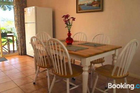 Schoolhouse Cottage American River - Great Ocean Road Tourism 6