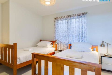 BLUE WATERS Gerringong 4pm Check Out Sundays - Great Ocean Road Tourism 6