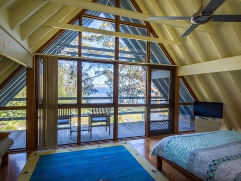 SORRENTO LAKESIDE Sanctuary Point 4pm Check Out Sundays - Great Ocean Road Tourism 1