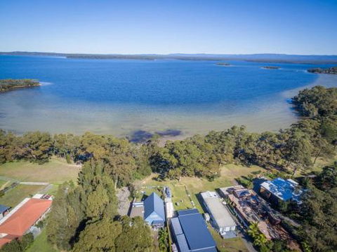 SORRENTO LAKESIDE Sanctuary Point 4pm Check Out Sundays - Great Ocean Road Tourism 0