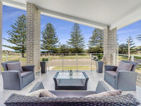 SEA MIST Gerringong 4pm Check Out Sundays - Great Ocean Road Tourism 1