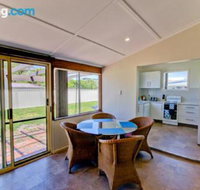 Cottage on River - Great Ocean Road Tourism