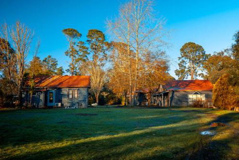 Acheron Valley Lakefront Cottages - Great Ocean Road Tourism 3