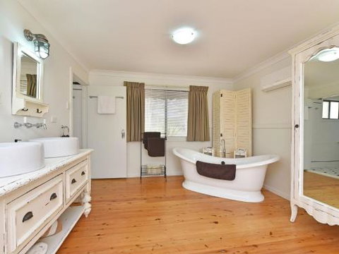 Olive Grove Villa 3 Suite With Large Bath - Great Ocean Road Tourism 6