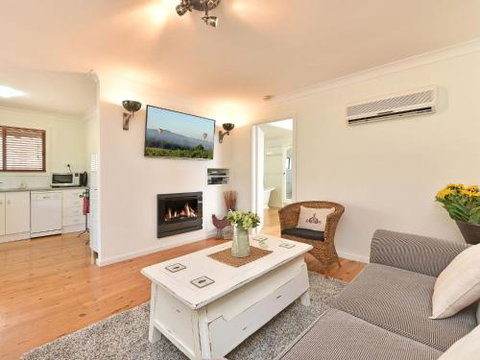 Olive Grove Villa 3 Suite With Large Bath - Great Ocean Road Tourism 1