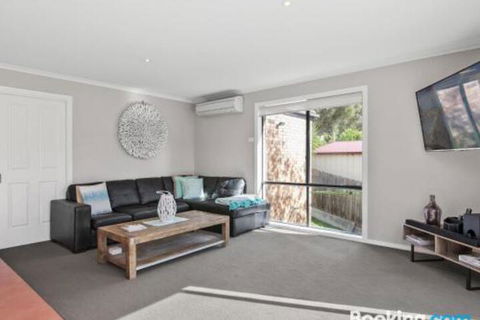 Rye Poolside Escape - Great Ocean Road Tourism 0