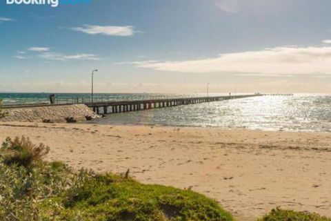 Rye Poolside Escape - Great Ocean Road Tourism 3