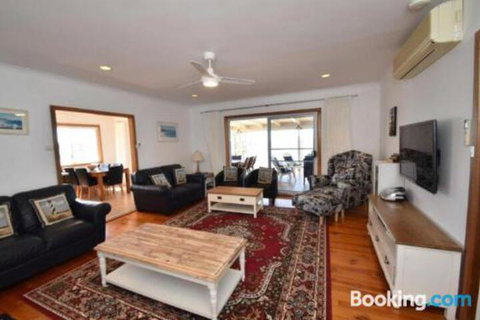 Miramar At Penneshaw KI - Great Ocean Road Tourism 6