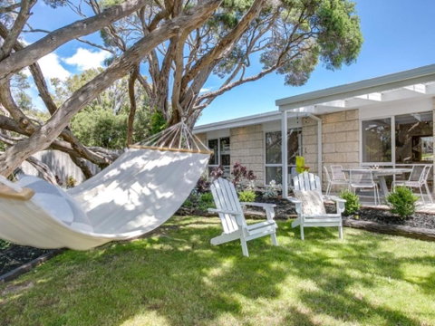 Stunning Sorrento Escape With Pool - Great Ocean Road Tourism 5