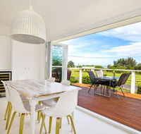 Arklow I Pet Friendly with Ocean Views - Great Ocean Road Tourism