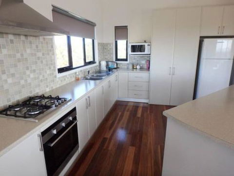 37 Oceanview Parade Sandy Point - Great Ocean Road Tourism 3