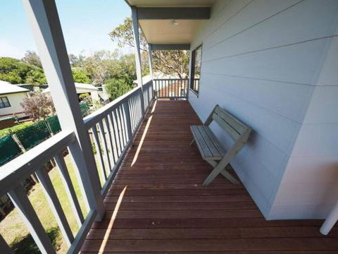 Sunset Deck Beach House Sandy Point - Great Ocean Road Tourism 6
