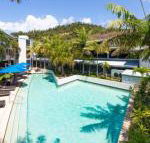 BY THE SEA SHORE STUNNING UNIT POOL SPA WIFI.