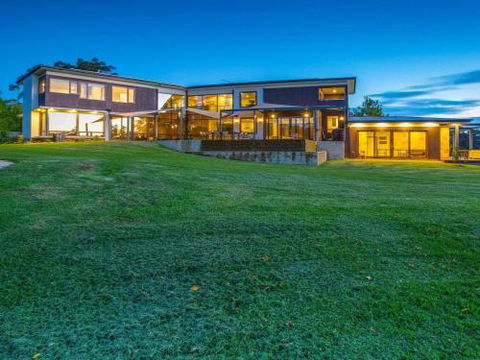 ALPINE LODGE Alpine Southern Highlands 4pm Check Out Sundays - Great Ocean Road Tourism 0