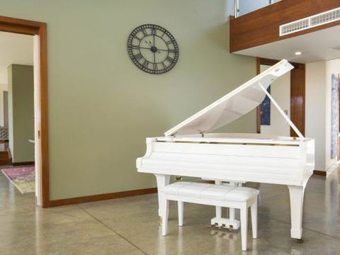 ALPINE LODGE Alpine Southern Highlands 4pm Check Out Sundays - Great Ocean Road Tourism 2