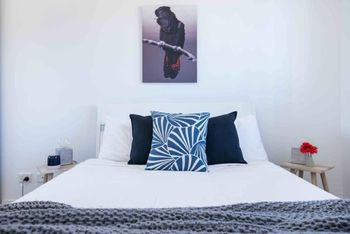 Bright 2 Bedroom Seafoam Apartment - Great Ocean Road Tourism 3