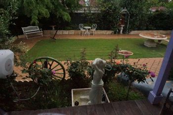 Spooky Hall Motel - Great Ocean Road Tourism 6