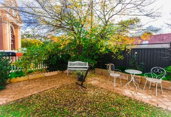 Spooky Hall Motel - Great Ocean Road Tourism 3