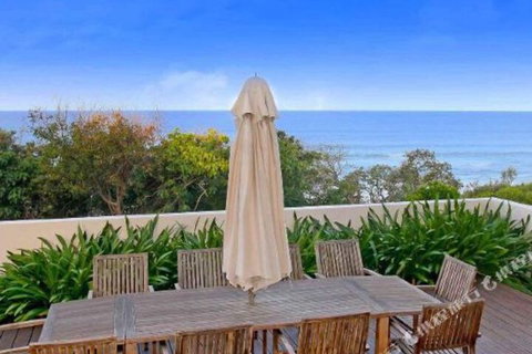 R & W Noosa Holidays 19 The Esplanade - Great Ocean Road Tourism 1