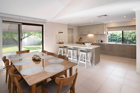 Gifford Getaway - Great Ocean Road Tourism 5