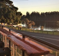 Wallis View Lakeside Family Retreat - Great Ocean Road Tourism
