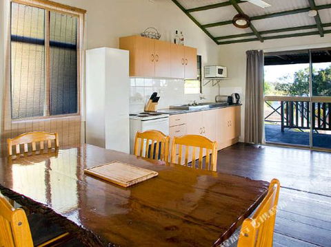 1770 Beach Accommodation Elliot Lodge - Great Ocean Road Tourism 3