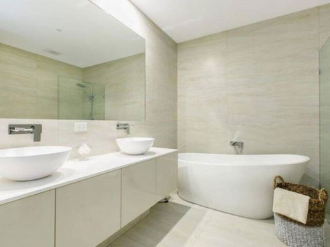 Azure Oasis - Great Ocean Road Tourism 5