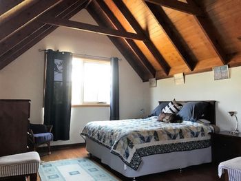 Kookaburra Cottage At Hat Head - Great Ocean Road Tourism 1