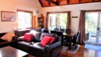 Kookaburra Cottage At Hat Head - Great Ocean Road Tourism 2