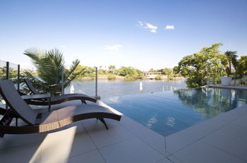 Gold Coast Luxury Waterfront House - Great Ocean Road Tourism 4