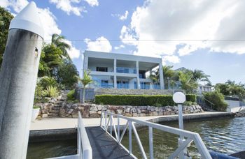 Gold Coast Luxury Waterfront House - Great Ocean Road Tourism 6
