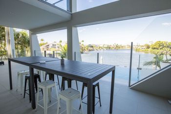 Gold Coast Luxury Waterfront House - Great Ocean Road Tourism 1