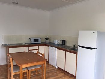 Nutgrove Beach Studio Apartment - Great Ocean Road Tourism 4