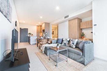 Executive Two Bedroom City Apartment With Views - Great Ocean Road Tourism 6
