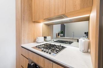 Executive Two Bedroom City Apartment With Views - Great Ocean Road Tourism 1