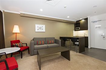 Holiday Inn Townsville - Great Ocean Road Tourism 1