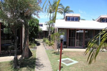 Crescent Head Resort & Conference Centre - Great Ocean Road Tourism 0