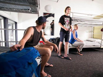 Sydney Railway Square YHA - Hostel - Great Ocean Road Tourism 6